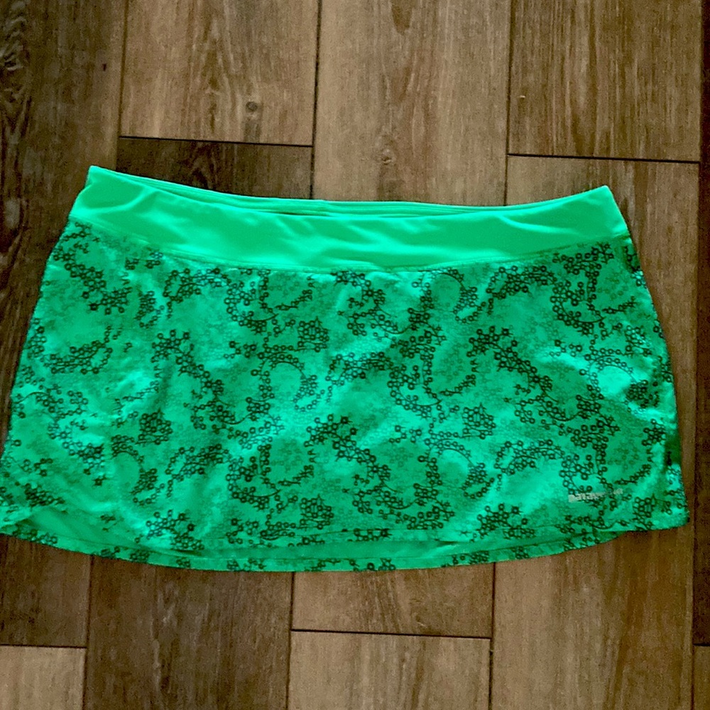 Womens sz XL Patagonia dri-fit skirt. So cute, great color! P/S free home.